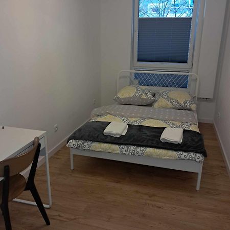 Apartament Julia 1-4 Os Starowapiennikowa 42A Z Balkonem Ze Sniadaniem Kontynentalnym キェルツェ エクステリア 写真