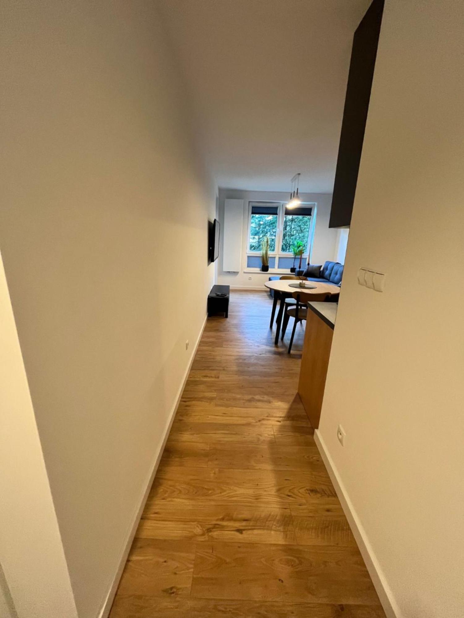 Apartament Julia 1-4 Os Starowapiennikowa 42A Z Balkonem Ze Sniadaniem Kontynentalnym キェルツェ エクステリア 写真