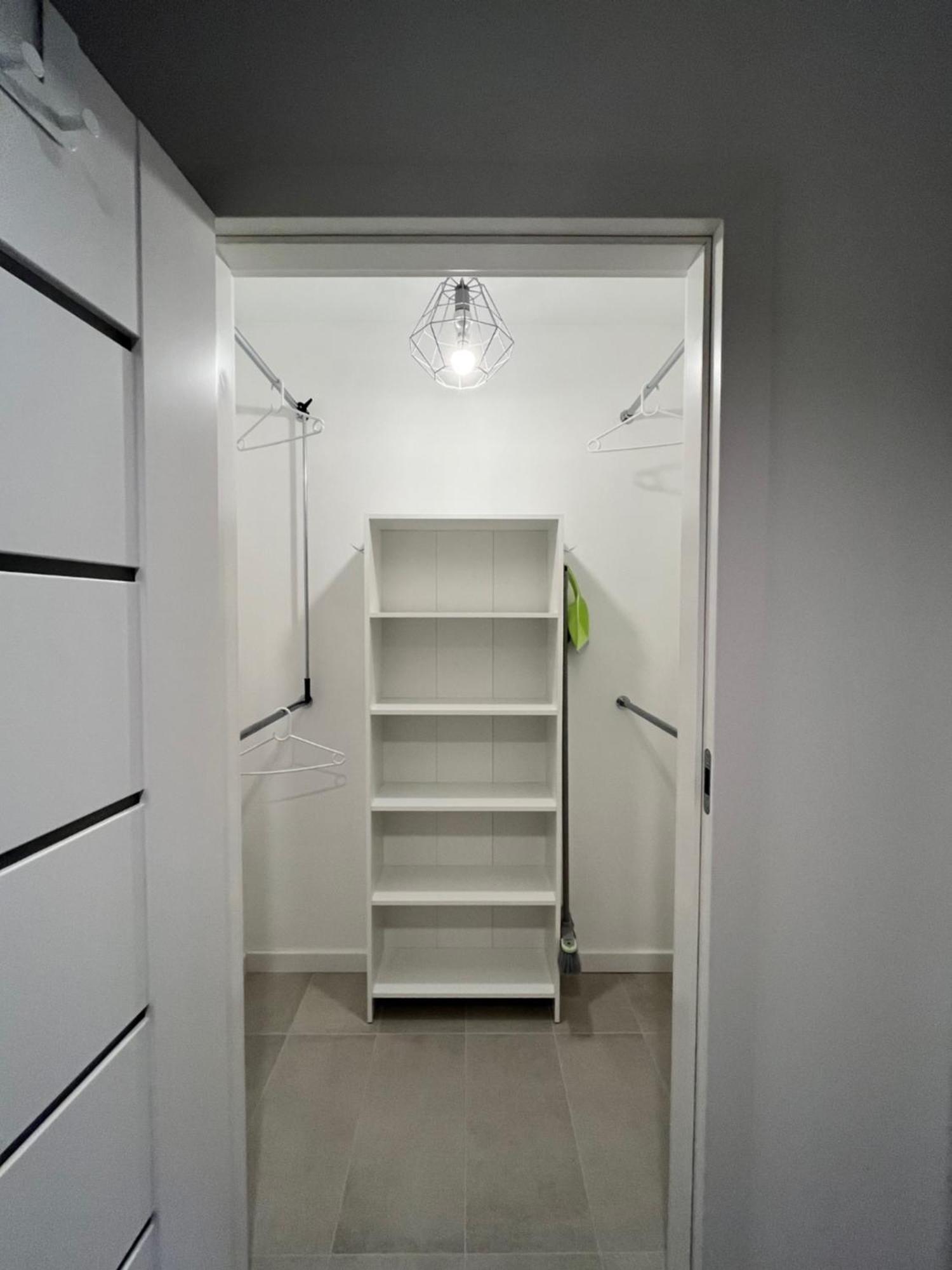 Apartament Julia 1-4 Os Starowapiennikowa 42A Z Balkonem Ze Sniadaniem Kontynentalnym キェルツェ エクステリア 写真