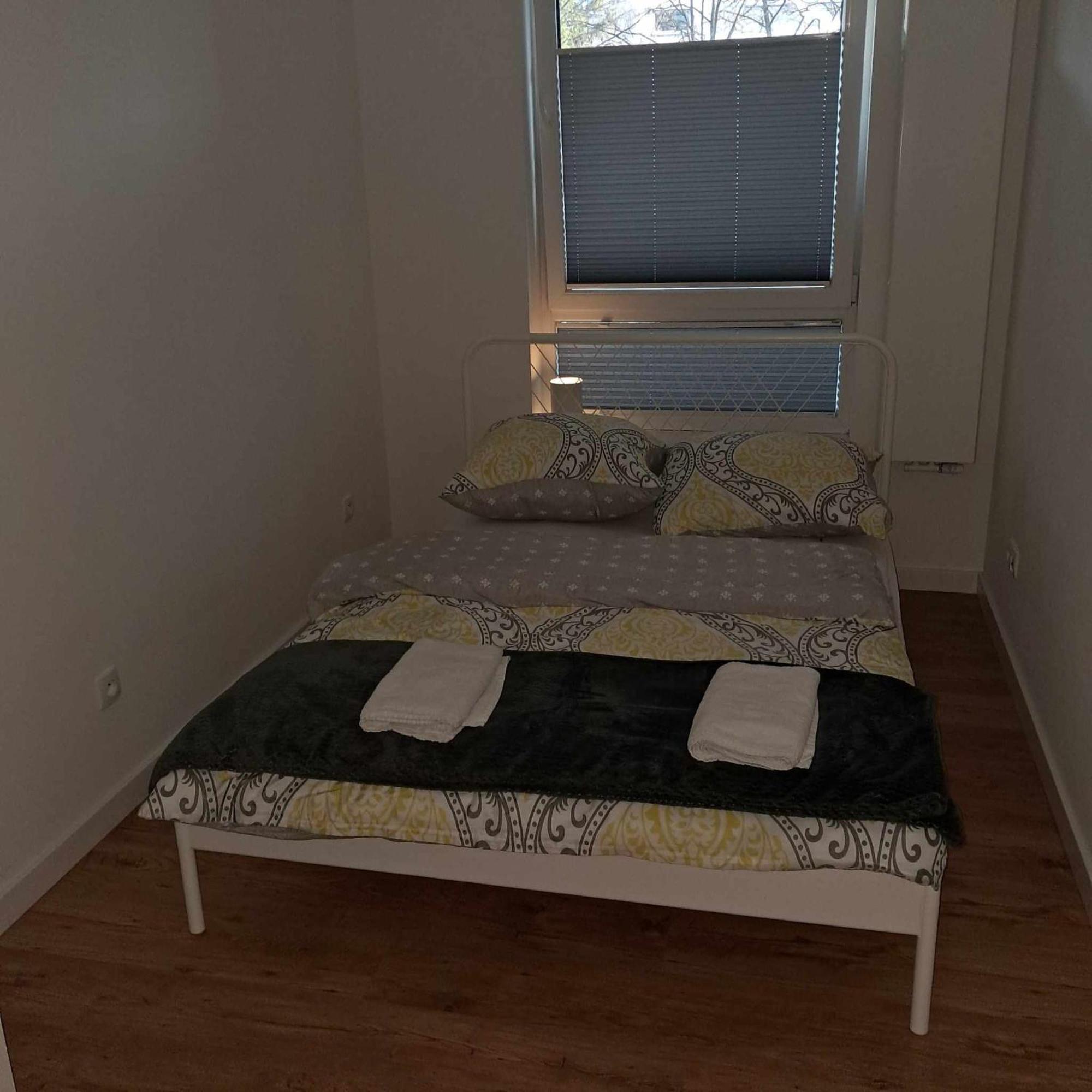 Apartament Julia 1-4 Os Starowapiennikowa 42A Z Balkonem Ze Sniadaniem Kontynentalnym キェルツェ エクステリア 写真